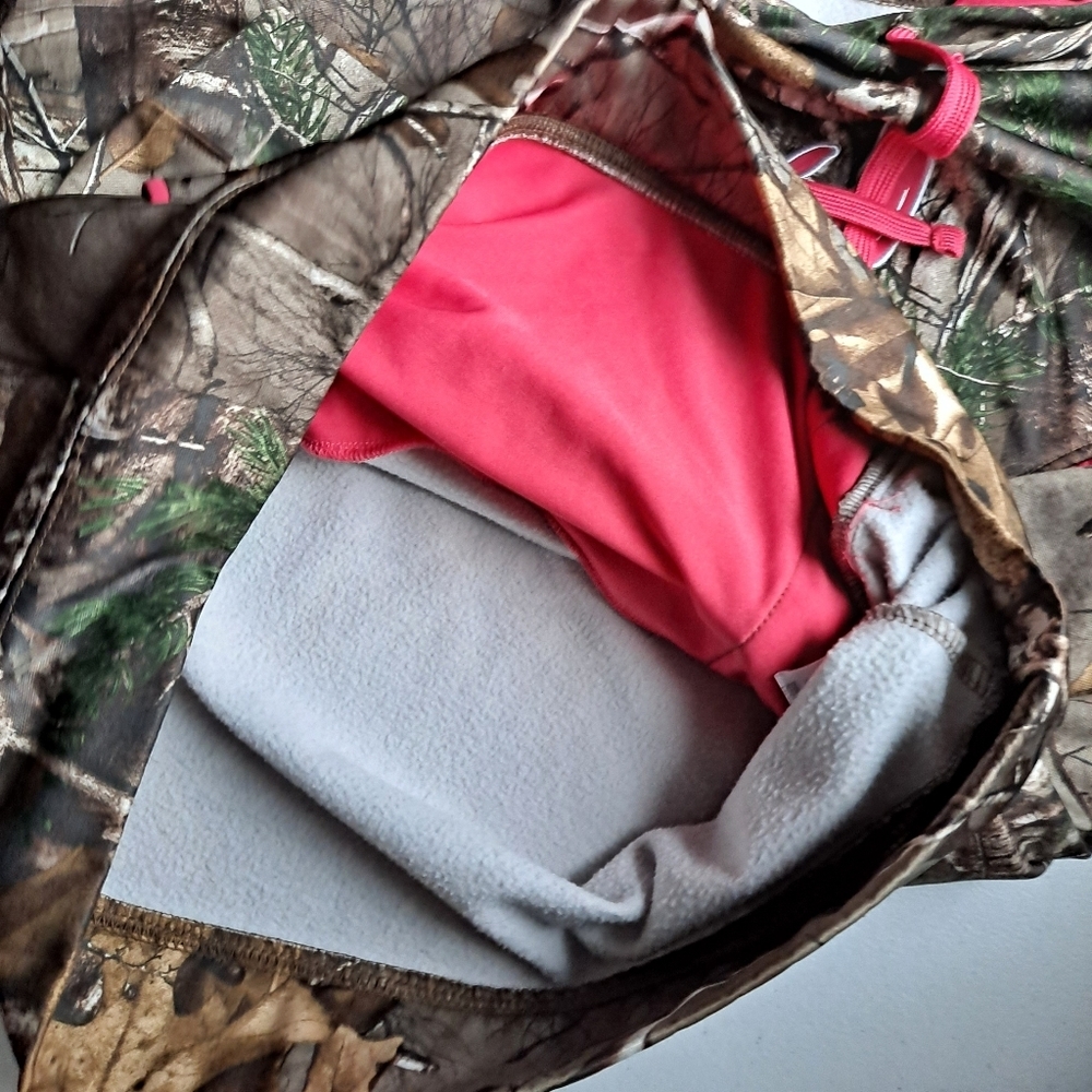 Realtree Camo Hoodie - Picture 4 of 5